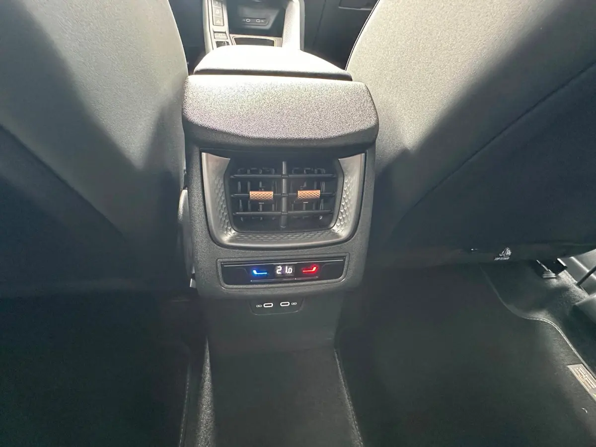 1.5 TSI e-Hybrid KEYLESS | CAMERA | SFEERVERLICHTING | VIRTUAL COCKPIT | CARPLAY | BTW