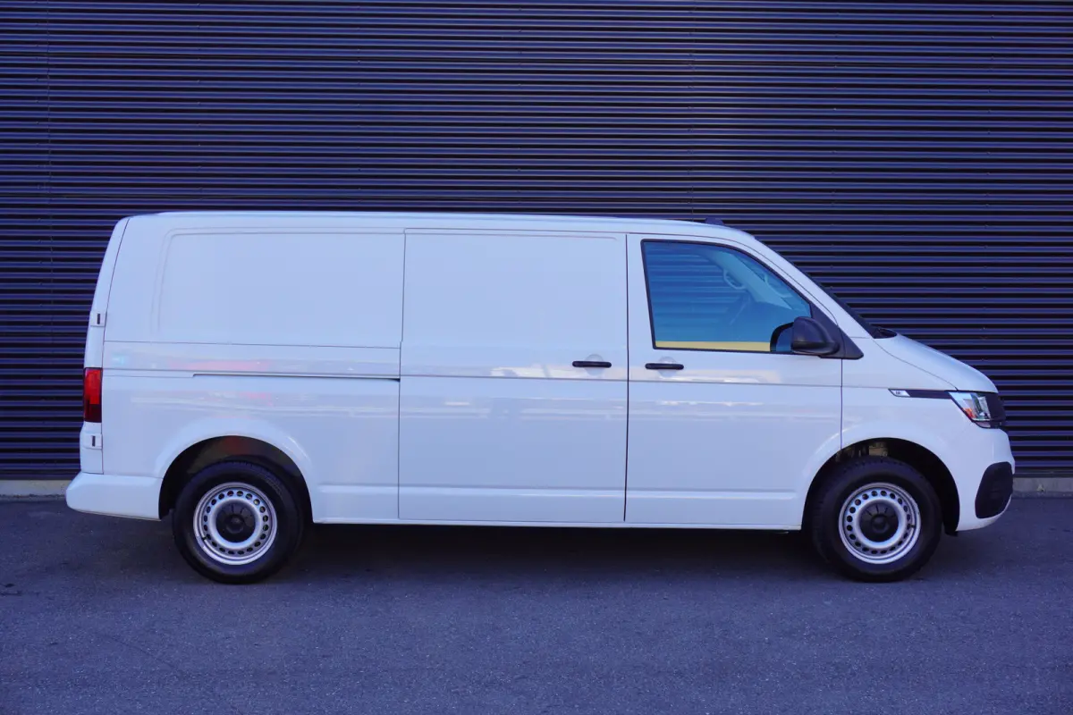 Volkswagen Transporter 150pk Automaat L2H1 Navigatie Camera Parkeersensoren Apple carplay
