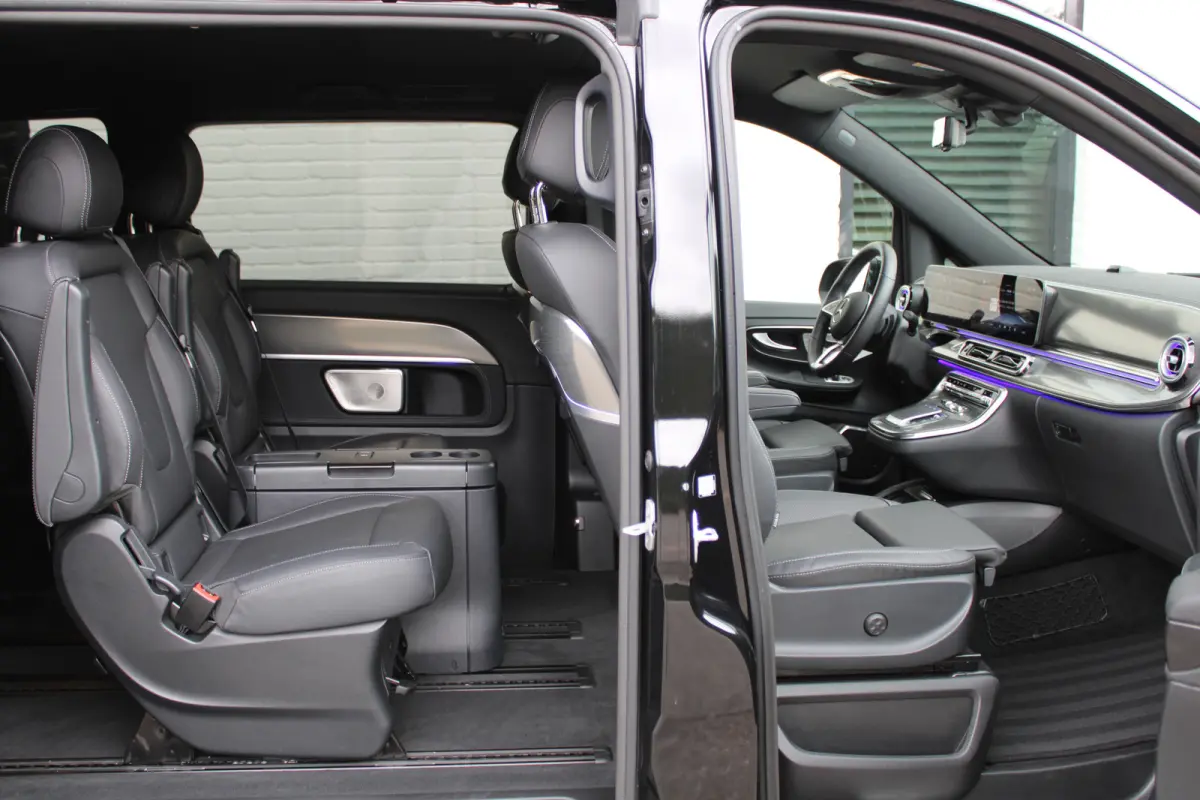 300d / XXL / DC / AMG / Exclusive / 4-Matic / Luchtv / Elec Stoelen / Burmester / NIEUWSTAAT