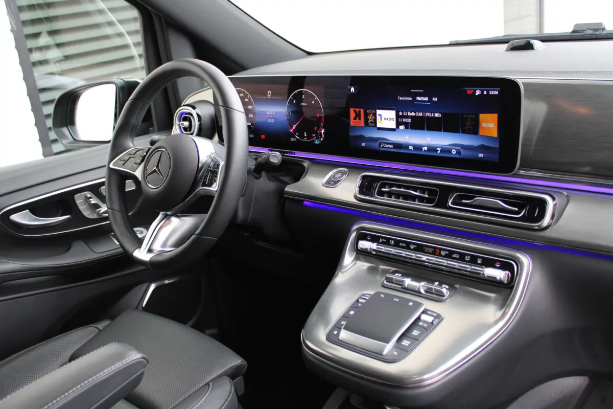 300d / XXL / DC / AMG / Exclusive / 4-Matic / Luchtv / Elec Stoelen / Burmester / NIEUWSTAAT