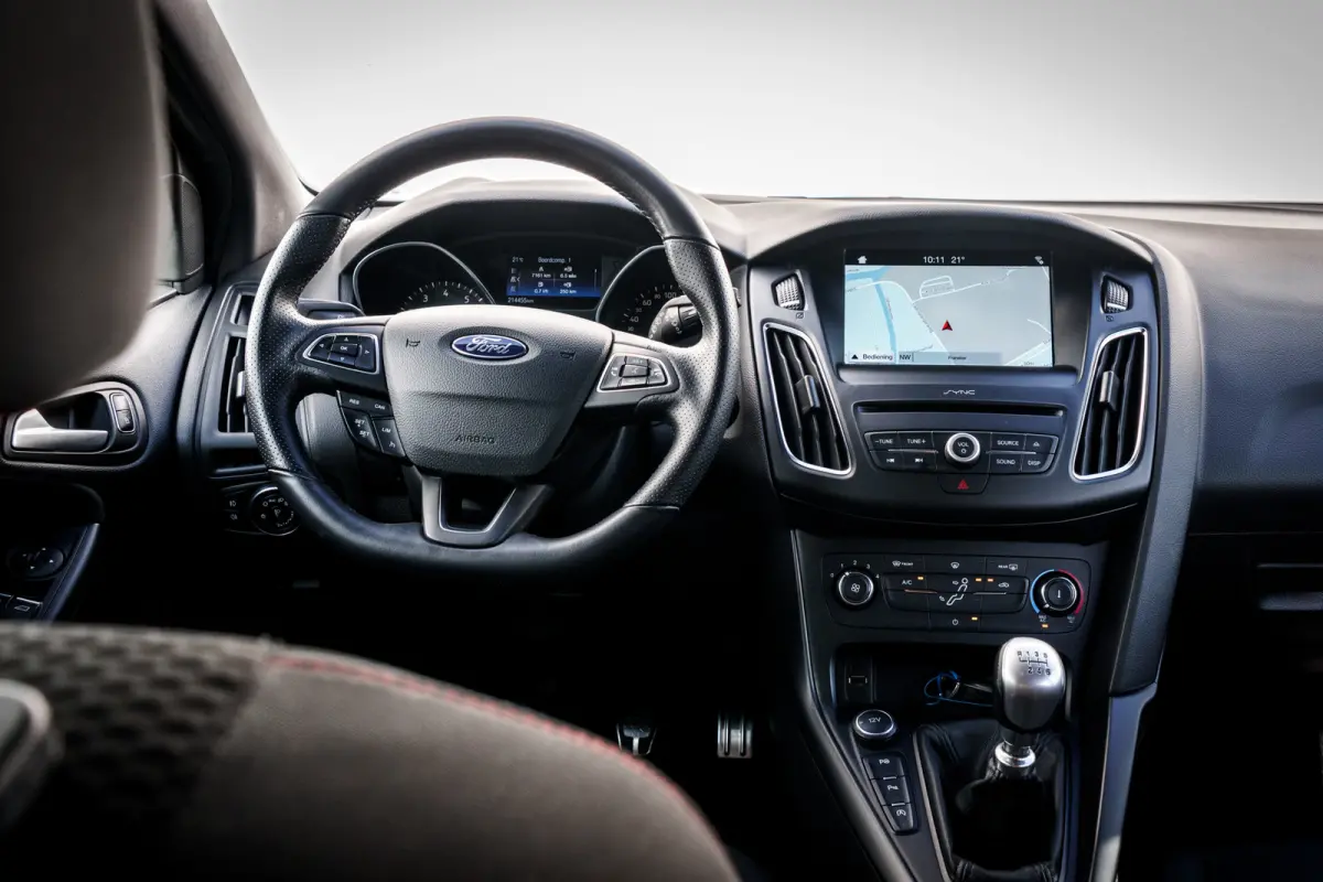 1.0 ST-Line | PDC | Carplay | Cruise | PDC | 17" LMV