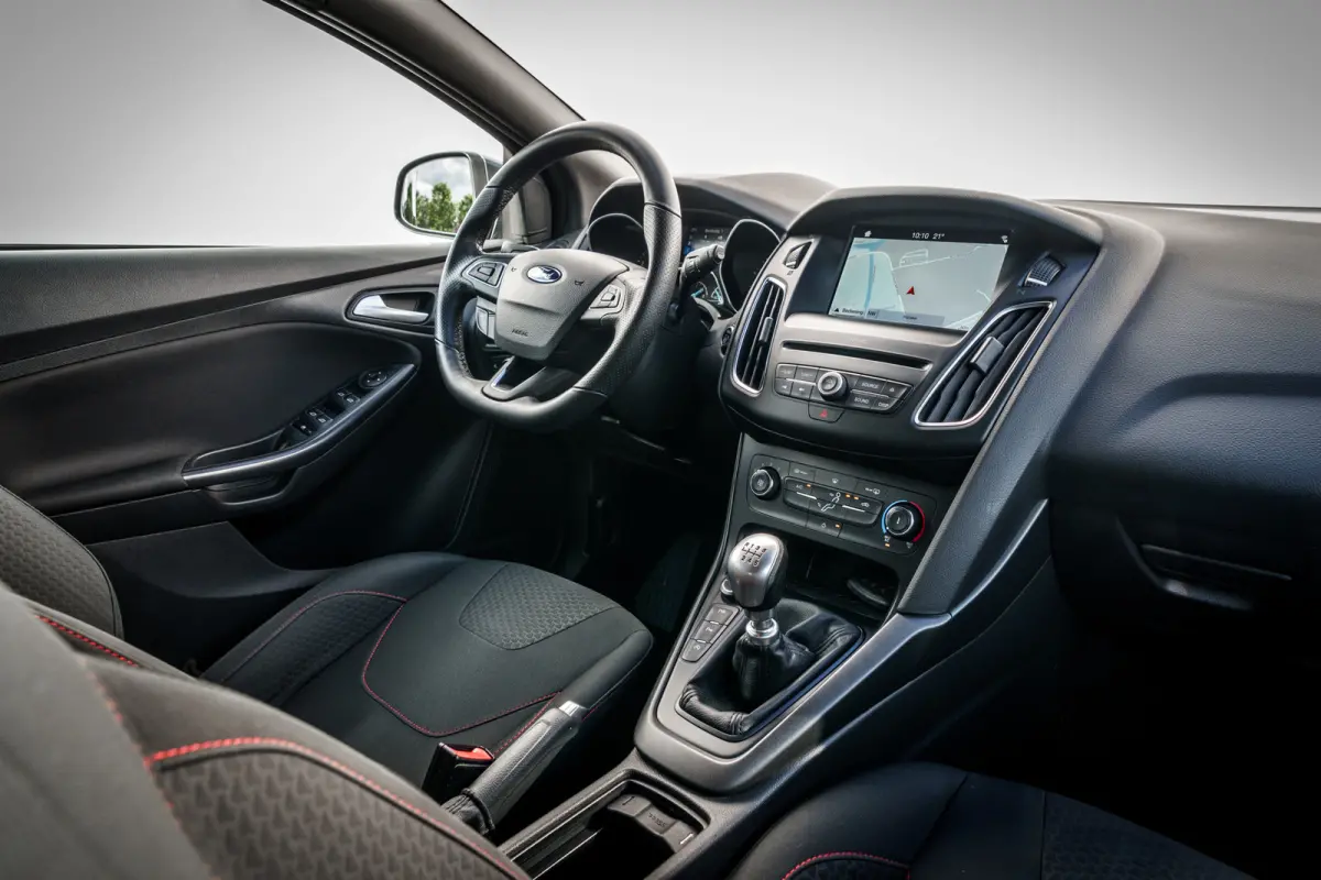 1.0 ST-Line | PDC | Carplay | Cruise | PDC | 17" LMV