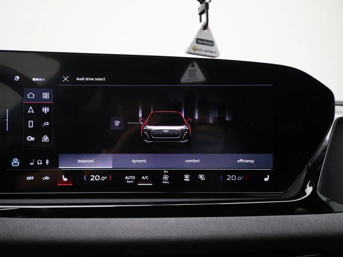Avant 2.0 quattro S edition Competition 367 PK | Adaptive cruise control | RS Carbon Styling Pack | Bang & Olufsen | 360 graden camera | Dodehoekdetectie | Head-up display | Stoelen voor, el