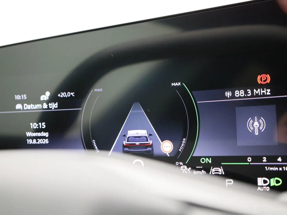Avant 2.0 quattro S edition Competition 367 PK | Adaptive cruise control | RS Carbon Styling Pack | Bang & Olufsen | 360 graden camera | Dodehoekdetectie | Head-up display | Stoelen voor, el