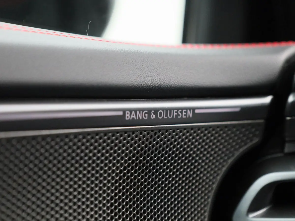 Avant 2.0 quattro S edition Competition 367 PK | Adaptive cruise control | RS Carbon Styling Pack | Bang & Olufsen | 360 graden camera | Dodehoekdetectie | Head-up display | Stoelen voor, el