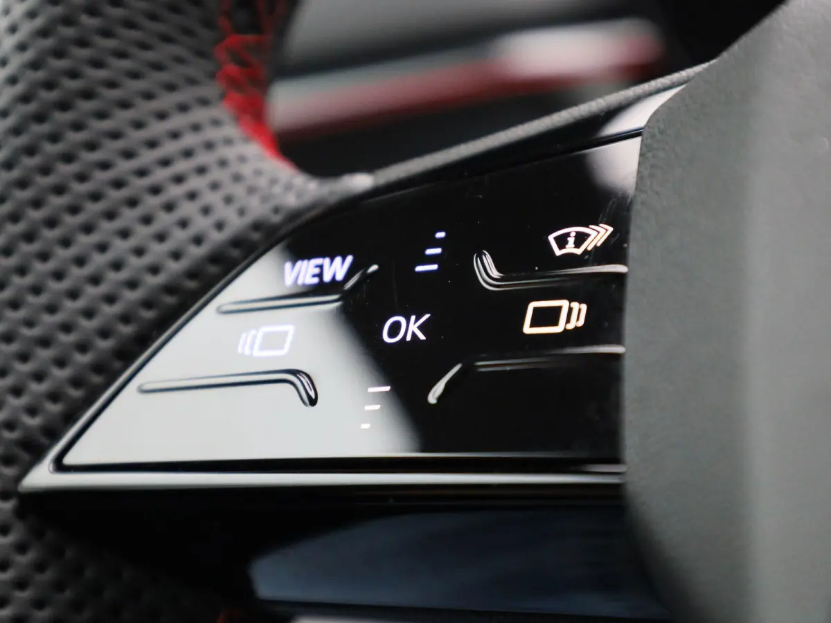 Avant 2.0 quattro S edition Competition 367 PK | Adaptive cruise control | RS Carbon Styling Pack | Bang & Olufsen | 360 graden camera | Dodehoekdetectie | Head-up display | Stoelen voor, el