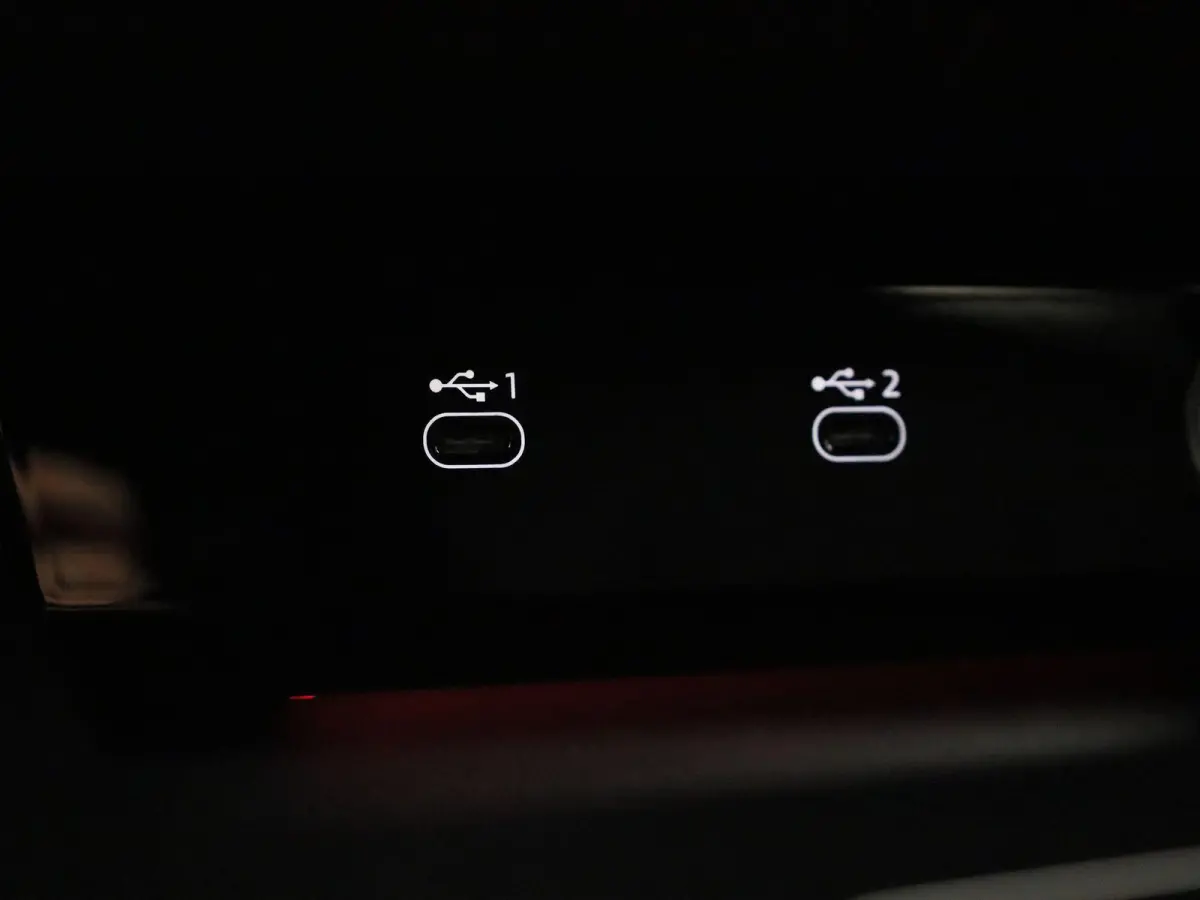 Avant 2.0 quattro S edition Competition 367 PK | Adaptive cruise control | RS Carbon Styling Pack | Bang & Olufsen | 360 graden camera | Dodehoekdetectie | Head-up display | Stoelen voor, el
