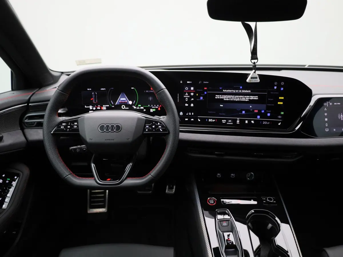 Avant 2.0 quattro S edition Competition 367 PK | Adaptive cruise control | RS Carbon Styling Pack | Bang & Olufsen | 360 graden camera | Dodehoekdetectie | Head-up display | Stoelen voor, el
