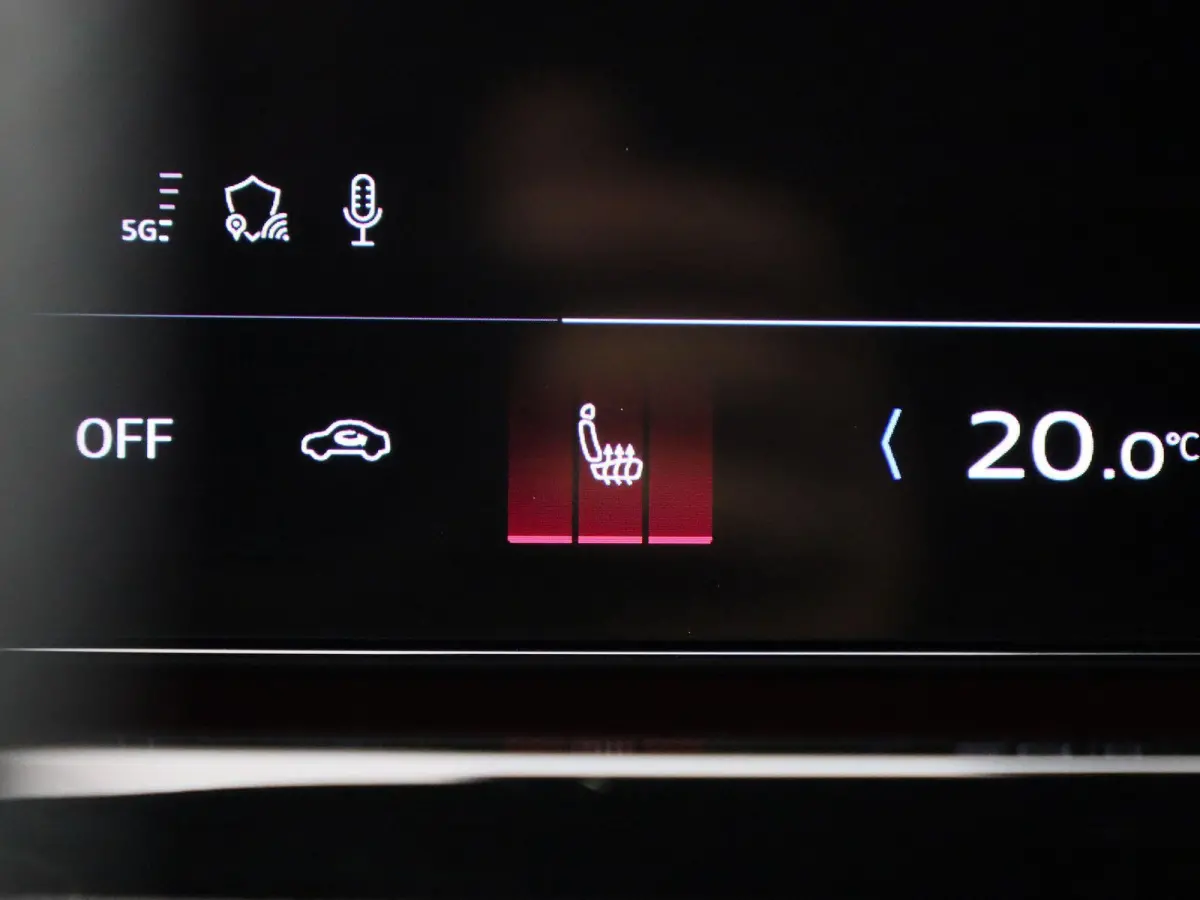 Avant 2.0 quattro S edition Competition 367 PK | Adaptive cruise control | RS Carbon Styling Pack | Bang & Olufsen | 360 graden camera | Dodehoekdetectie | Head-up display | Stoelen voor, el