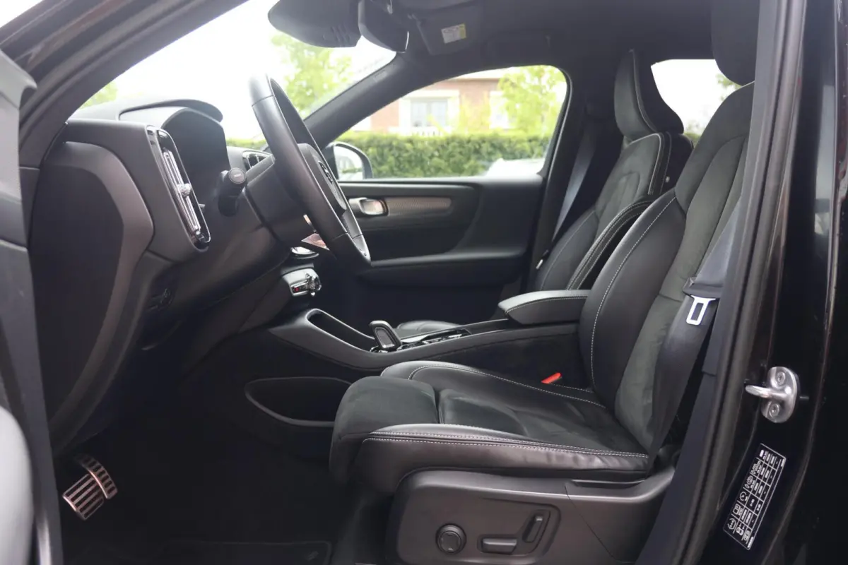 T4 R-Design | Stoelverwarming | Parkeercamera | Glossy Black | Memory Stoel | Keyless