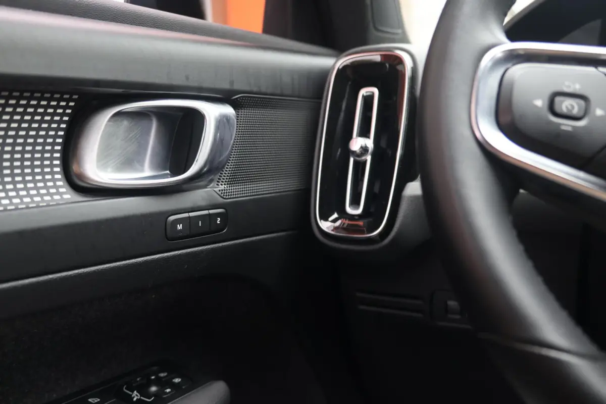 T4 R-Design | Stoelverwarming | Parkeercamera | Glossy Black | Memory Stoel | Keyless