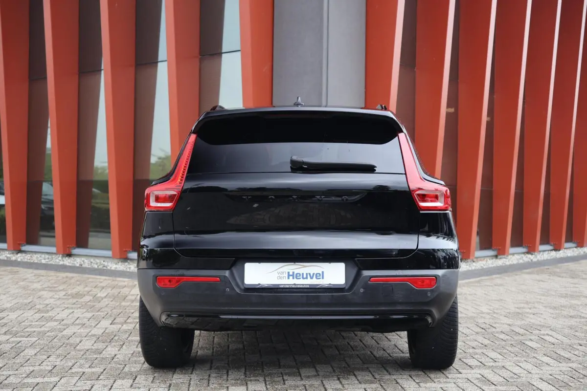 T4 R-Design | Stoelverwarming | Parkeercamera | Glossy Black | Memory Stoel | Keyless