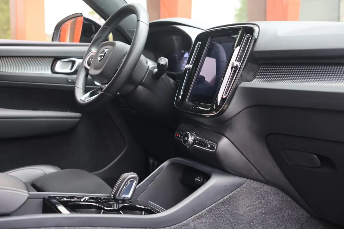 T4 R-Design | Stoelverwarming | Parkeercamera | Glossy Black | Memory Stoel | Keyless