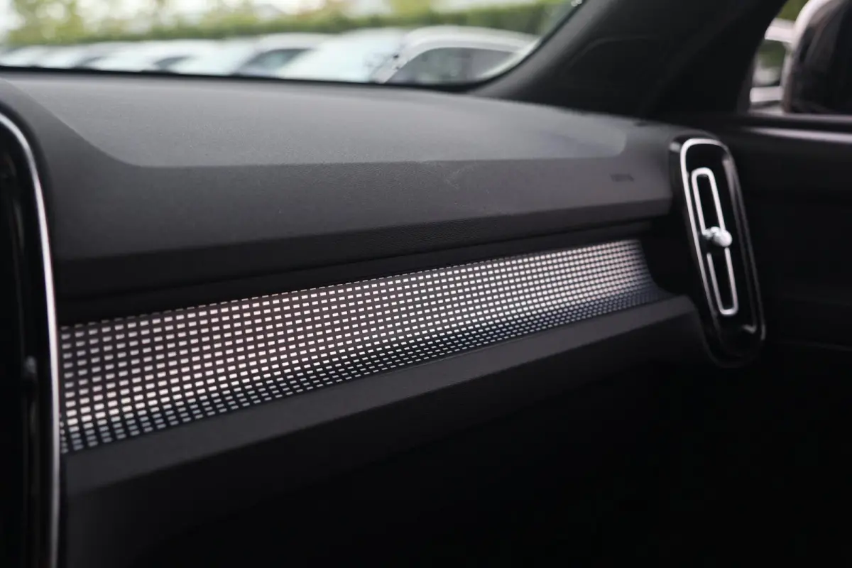 T4 R-Design | Stoelverwarming | Parkeercamera | Glossy Black | Memory Stoel | Keyless
