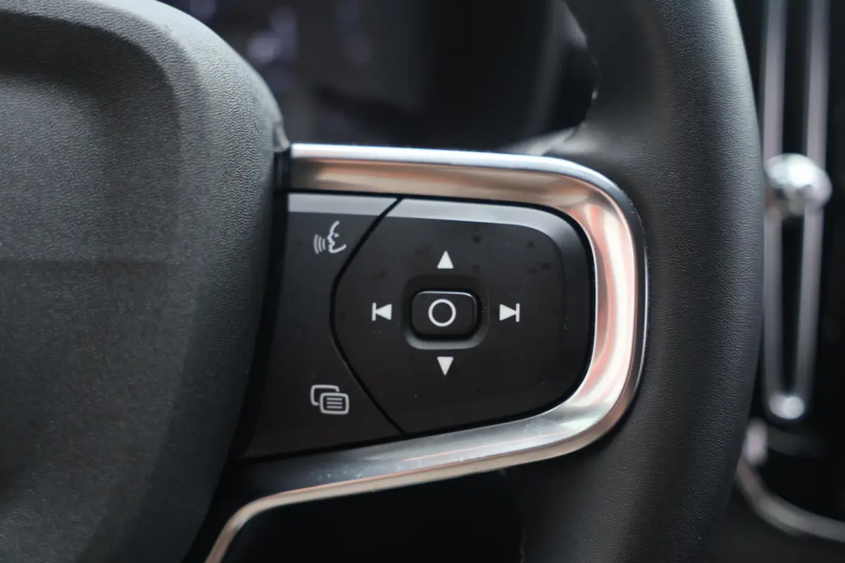 T4 R-Design | Stoelverwarming | Parkeercamera | Glossy Black | Memory Stoel | Keyless