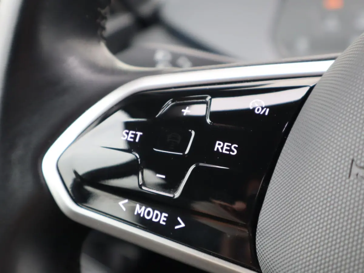 204pk Life 58 kWh | SoH 92% | Voorstoelen Vervarmd | Apple Carplay/Android Auto | ACC | LED Koplampen