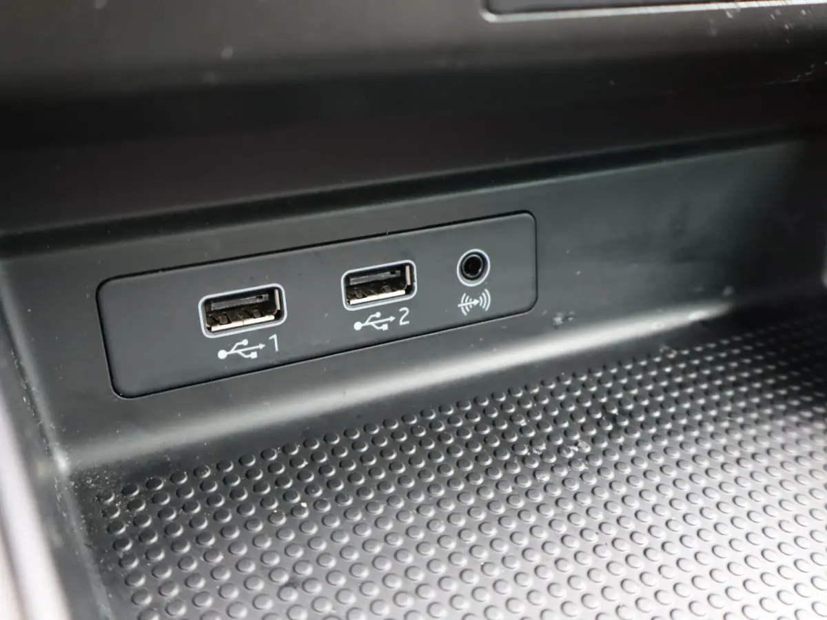 1.0 TSI 95pk FR Business Intense | Achteruitrijcamera | ACC | Apple Carplay/Android Auto