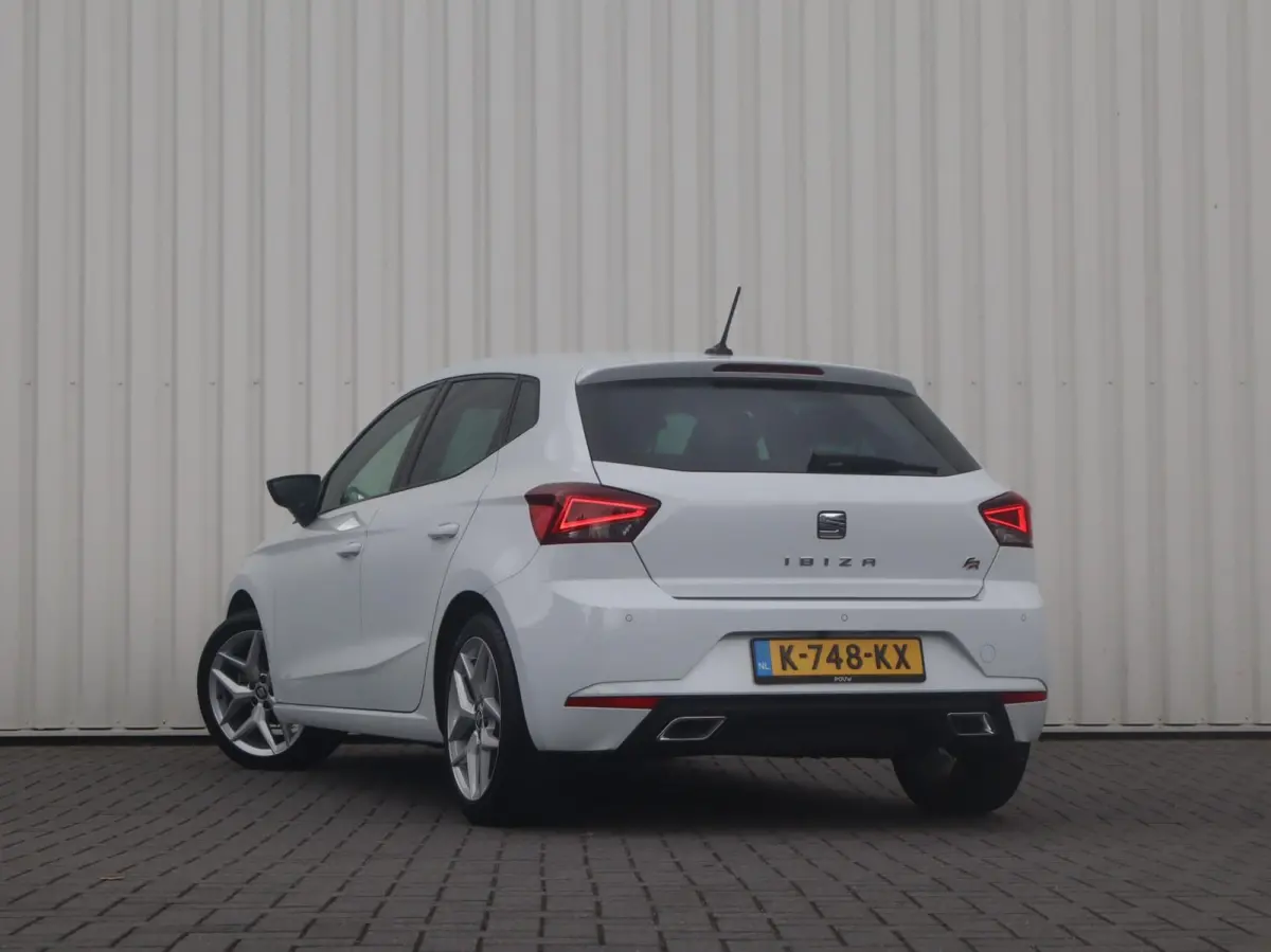 1.0 TSI 95pk FR Business Intense | Achteruitrijcamera | ACC | Apple Carplay/Android Auto