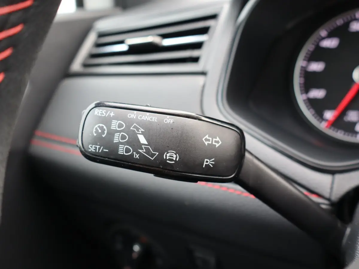 1.0 TSI 95pk FR Business Intense | Achteruitrijcamera | ACC | Apple Carplay/Android Auto