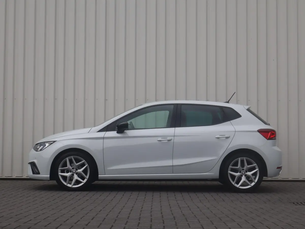 1.0 TSI 95pk FR Business Intense | Achteruitrijcamera | ACC | Apple Carplay/Android Auto