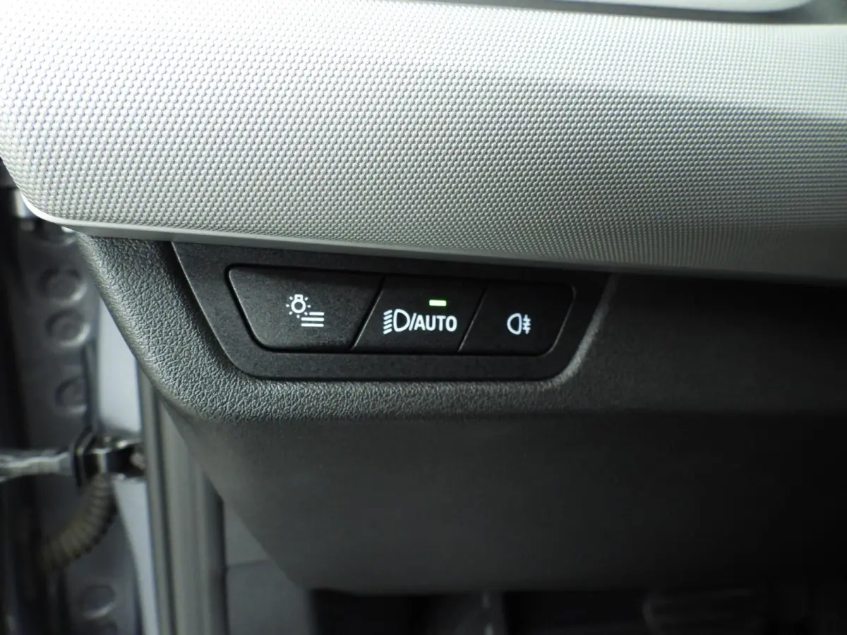 218i | LED | Navigatie | Trekhaak | Achteruitrijcamera | PDC | Clima | DAB | Alu 16 inch