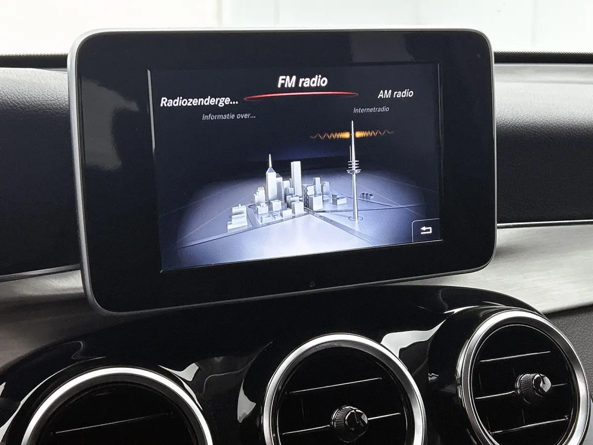 250 4MATIC Ambition | NAVIGATIE | PARKEERSENSOREN | CLIMATE CONTROL | SFEERVERLICHTING | 20 INCH AMG-LINE VELGEN |