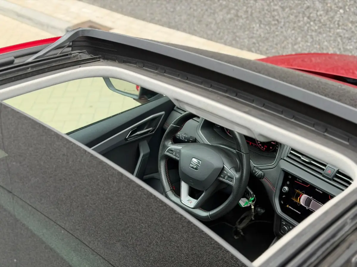1.0 TSI FR Business Intense 116PK 6-BAK! (PANORAMADAK, CRUISE, CARPLAY, LED, GOED ONDH, CLIMATE CONTROL, NL-AUTO, ETC.)