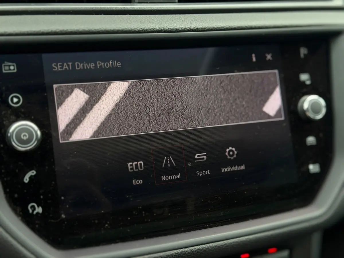 1.0 TSI FR Business Intense 116PK 6-BAK! (PANORAMADAK, CRUISE, CARPLAY, LED, GOED ONDH, CLIMATE CONTROL, NL-AUTO, ETC.)