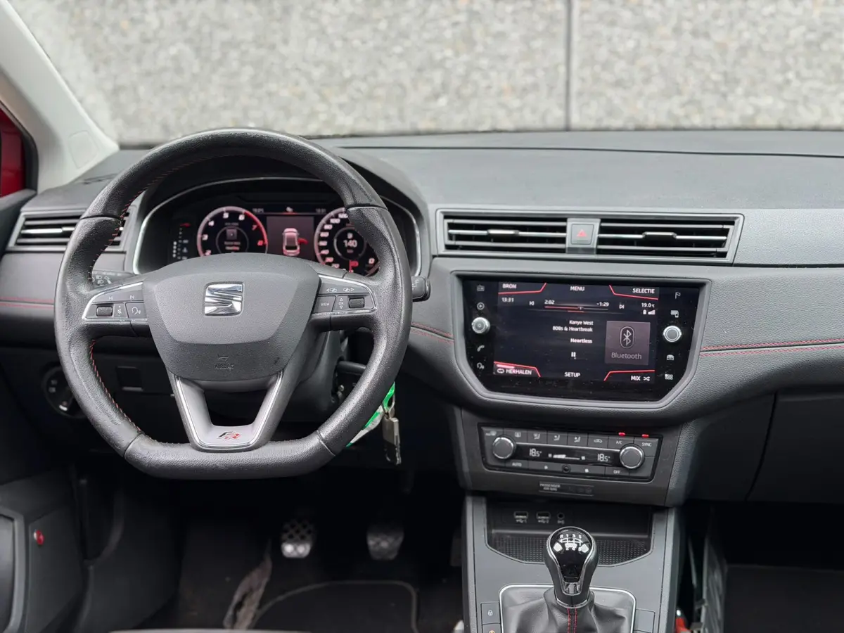 1.0 TSI FR Business Intense 116PK 6-BAK! (PANORAMADAK, CRUISE, CARPLAY, LED, GOED ONDH, CLIMATE CONTROL, NL-AUTO, ETC.)