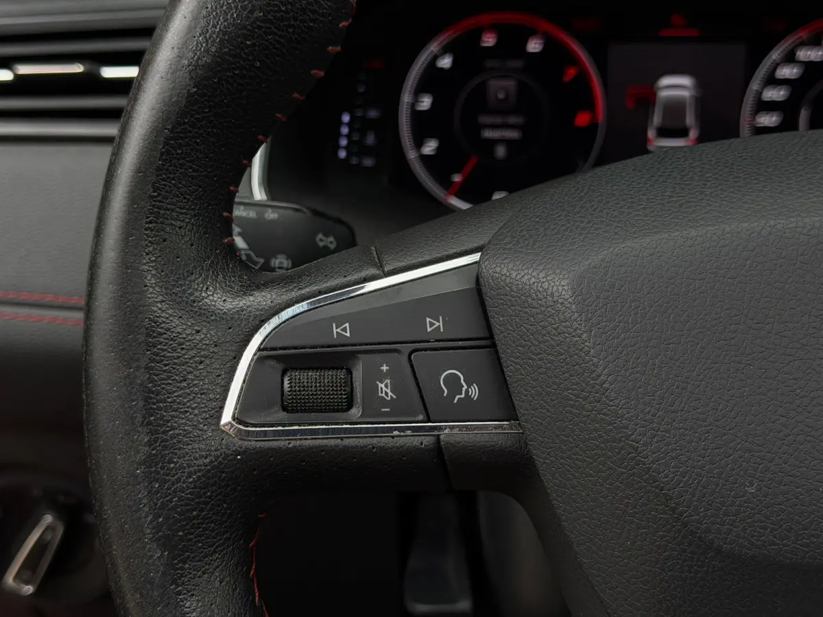 1.0 TSI FR Business Intense 116PK 6-BAK! (PANORAMADAK, CRUISE, CARPLAY, LED, GOED ONDH, CLIMATE CONTROL, NL-AUTO, ETC.)
