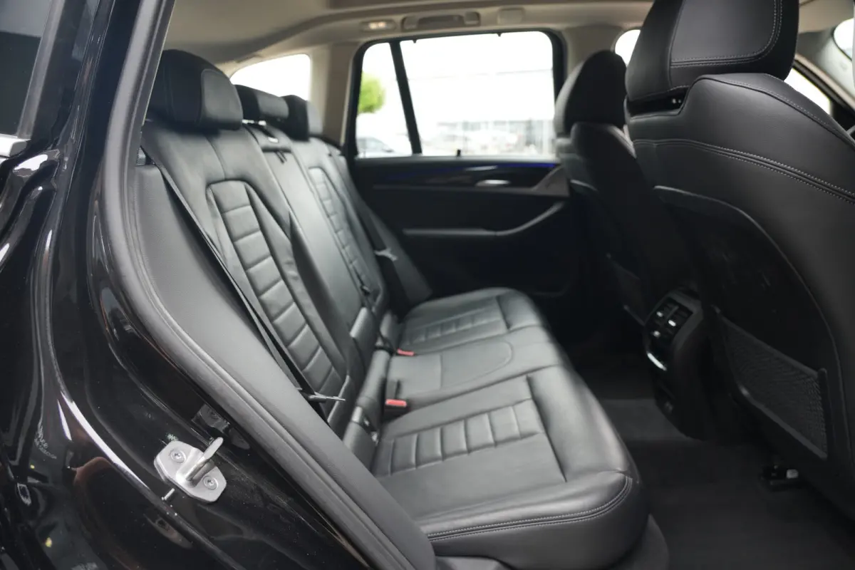 xDrive20i xLine High Executive | 184PK | Pano | HUD | Camera | Keyless | Luxury Line | Driving Assistant Plus | 19" | BMW X3 xDrive20i xLine High Executive 184 PK Benzine met 2.0 viercilinde