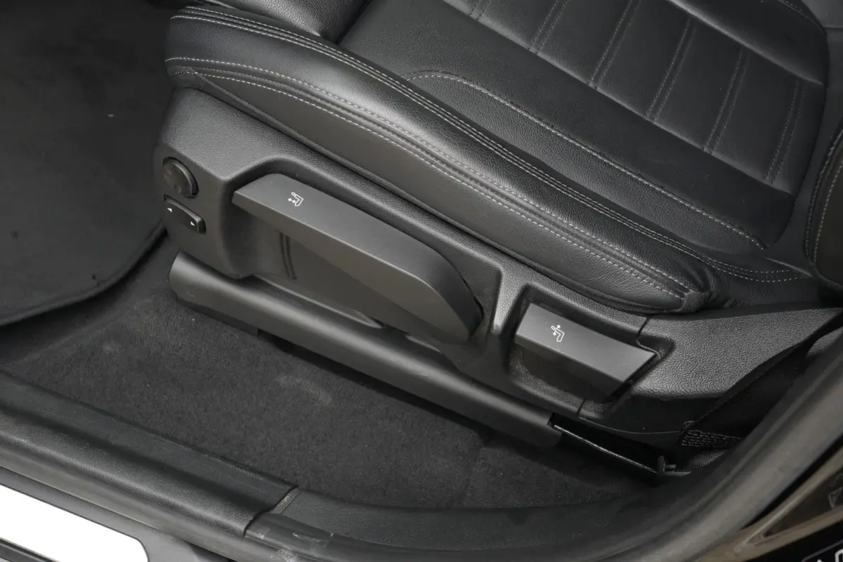 xDrive20i xLine High Executive | 184PK | Pano | HUD | Camera | Keyless | Luxury Line | Driving Assistant Plus | 19" | BMW X3 xDrive20i xLine High Executive 184 PK Benzine met 2.0 viercilinde