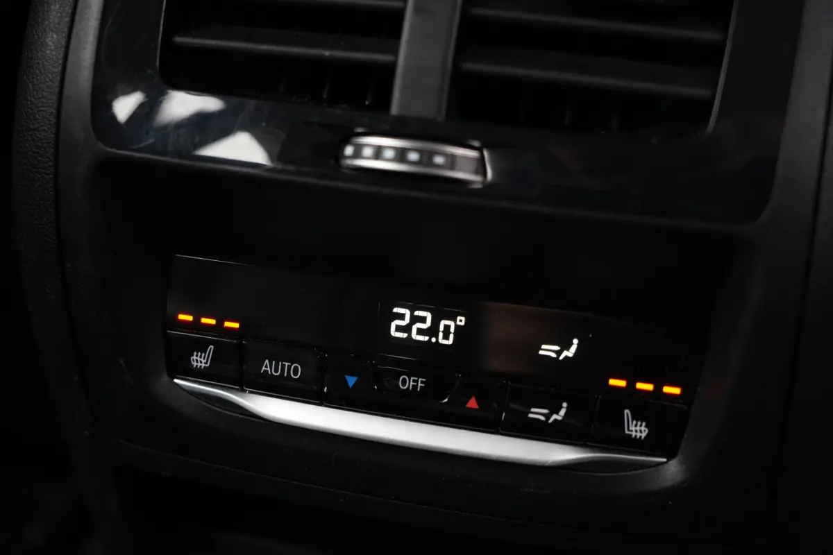 xDrive20i xLine High Executive | 184PK | Pano | HUD | Camera | Keyless | Luxury Line | Driving Assistant Plus | 19" | BMW X3 xDrive20i xLine High Executive 184 PK Benzine met 2.0 viercilinde