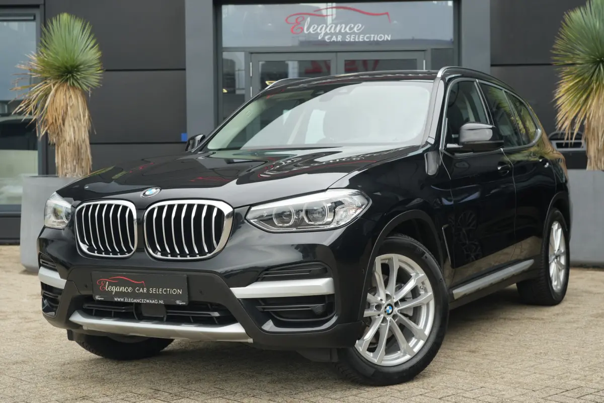xDrive20i xLine High Executive | 184PK | Pano | HUD | Camera | Keyless | Luxury Line | Driving Assistant Plus | 19" | BMW X3 xDrive20i xLine High Executive 184 PK Benzine met 2.0 viercilinde