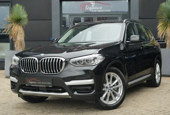 xDrive20i xLine High Executive | 184PK | Pano | HUD | Camera | Keyless | Luxury Line | Driving Assistant Plus | 19" | BMW X3 xDrive20i xLine High Executive 184 PK Benzine met 2.0 viercilinde