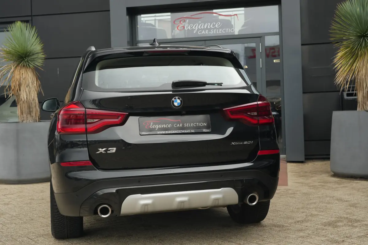 xDrive20i xLine High Executive | 184PK | Pano | HUD | Camera | Keyless | Luxury Line | Driving Assistant Plus | 19" | BMW X3 xDrive20i xLine High Executive 184 PK Benzine met 2.0 viercilinde