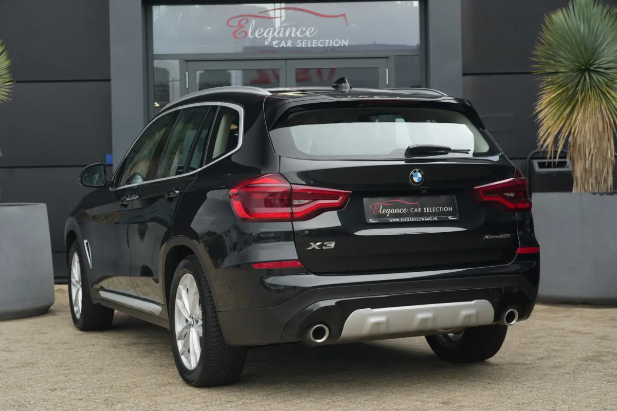 xDrive20i xLine High Executive | 184PK | Pano | HUD | Camera | Keyless | Luxury Line | Driving Assistant Plus | 19" | BMW X3 xDrive20i xLine High Executive 184 PK Benzine met 2.0 viercilinde