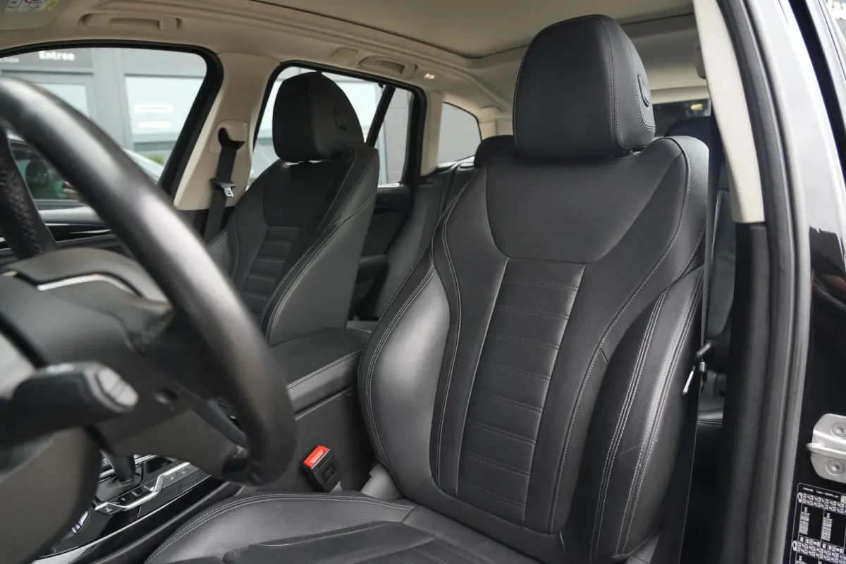 xDrive20i xLine High Executive | 184PK | Pano | HUD | Camera | Keyless | Luxury Line | Driving Assistant Plus | 19" | BMW X3 xDrive20i xLine High Executive 184 PK Benzine met 2.0 viercilinde