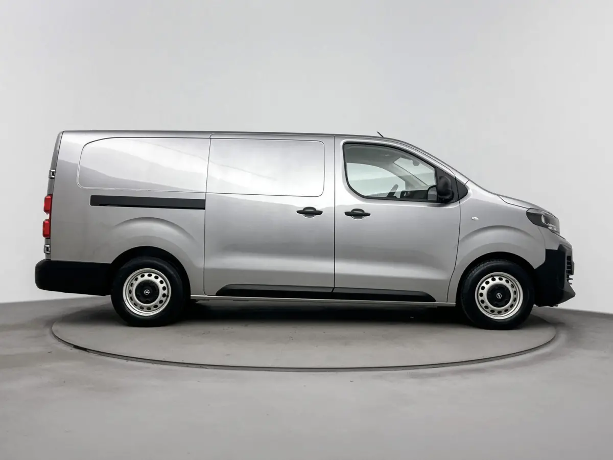 Electric L3 136pk 75 kWh | 2 Zitplaatsen rechtsvoor | Houtenafwerking laadruimte |