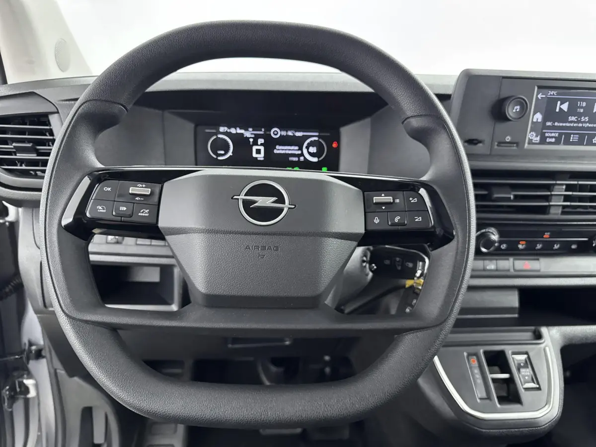 Electric L3 136pk 75 kWh | 2 Zitplaatsen rechtsvoor | Houtenafwerking laadruimte |