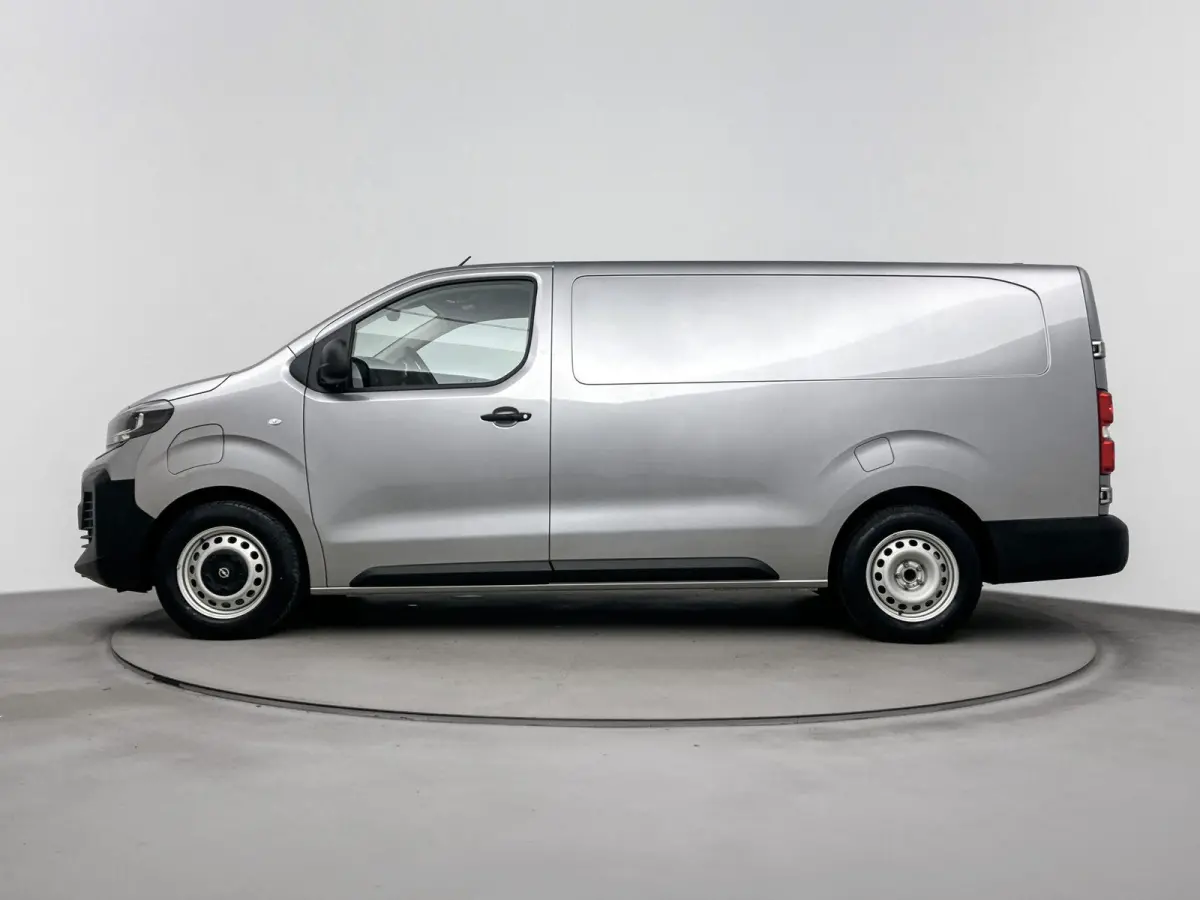 Electric L3 136pk 75 kWh | 2 Zitplaatsen rechtsvoor | Houtenafwerking laadruimte |