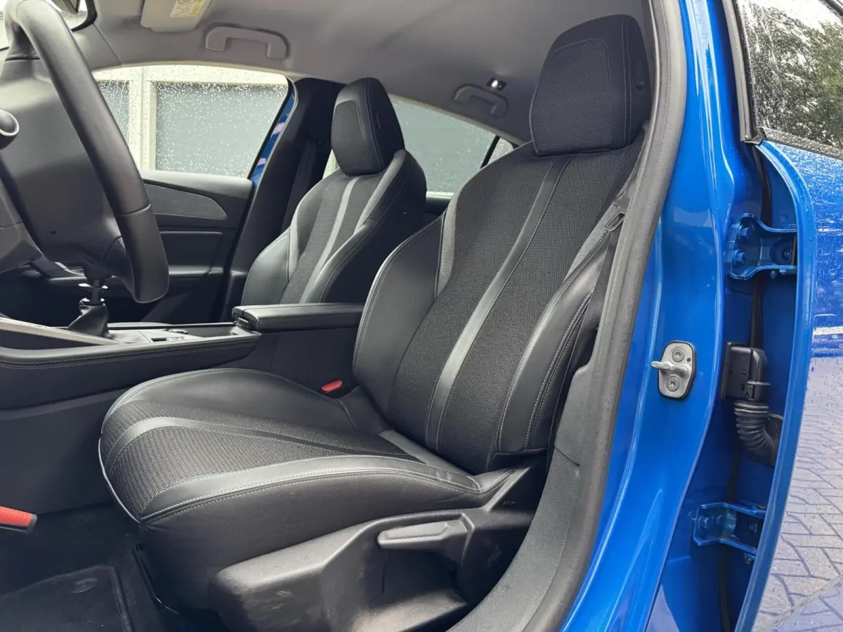 1.2 PureTech Allure | Digital Cockpit | LED | 360 Camera | Half Leder | CarPlay | Navigatie | DAB | Climate | Cruise