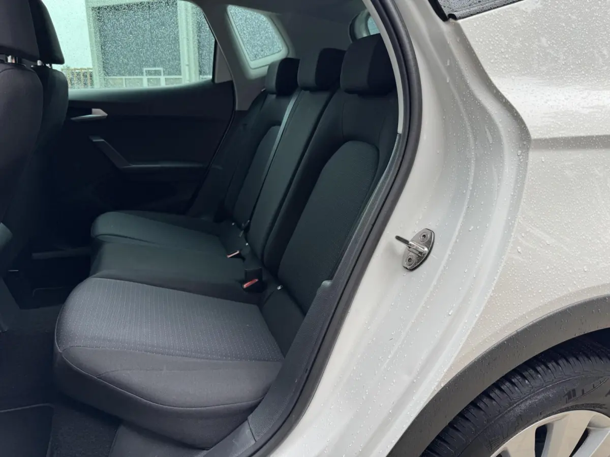 1.0 TSI Style Business Intense | Carplay | Navigatie | Cruise | Climate | Soelverwarming | Trekhaak | Sensoren