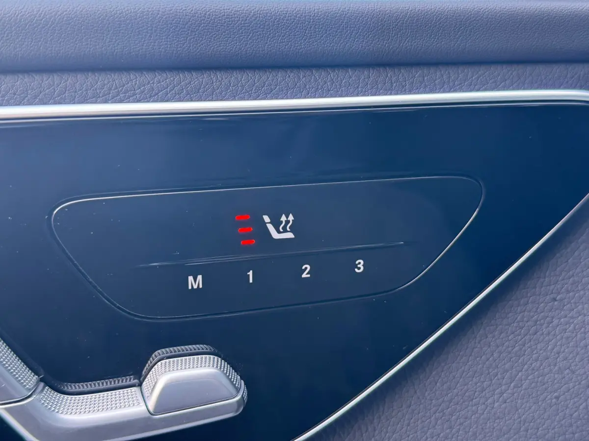 200 Launch Ed. AMG PANO l HUD l BURMESTER l 360 l KEYLESS l MATRIX l EL-STOEL l SFEER l NIGHT l NAP