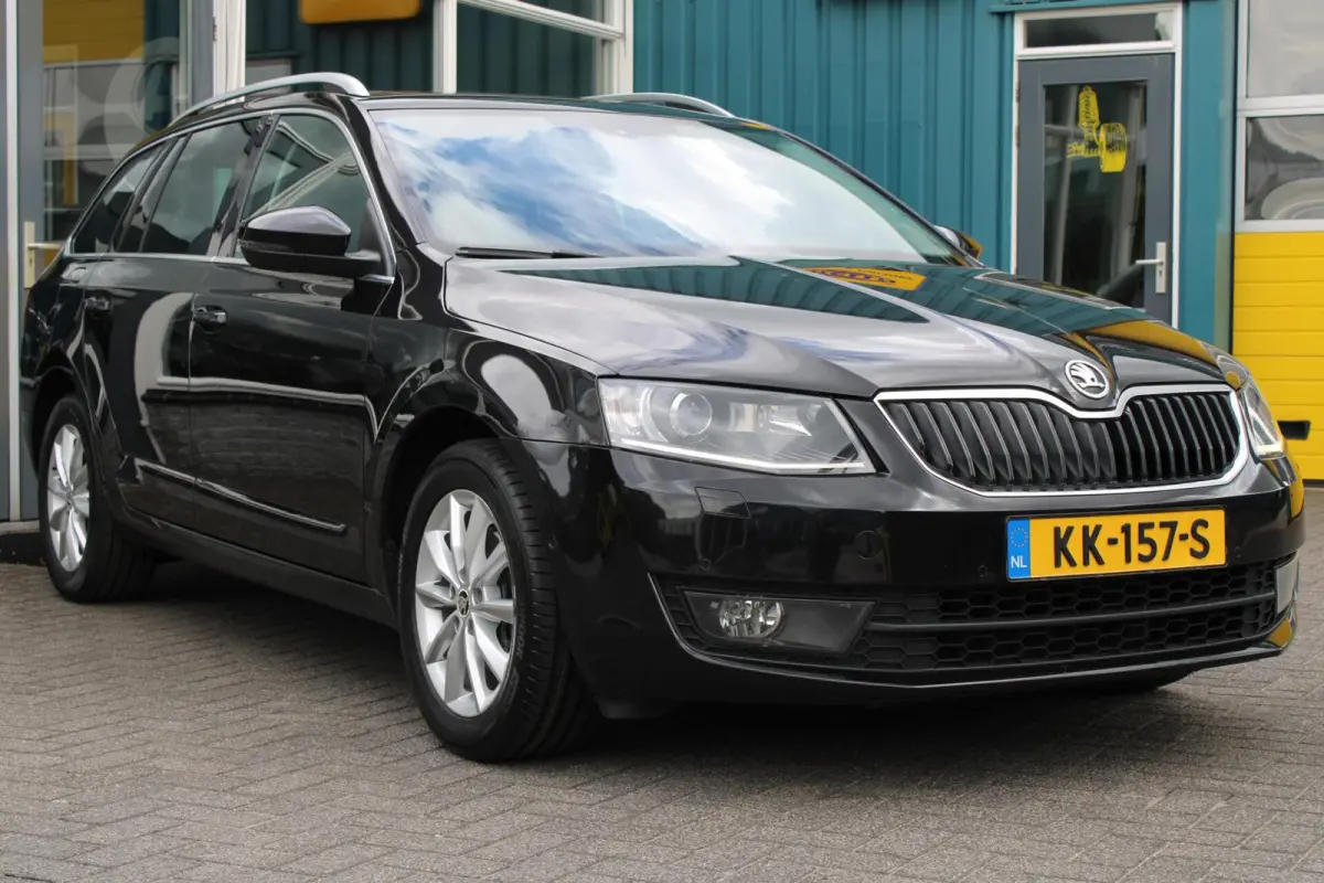 1.0 TSI Greentech Style Business|Navi|Carplay|Cruise|Stoel verw|Nieuwe distributie|Pano dak|Bi-Xenon|