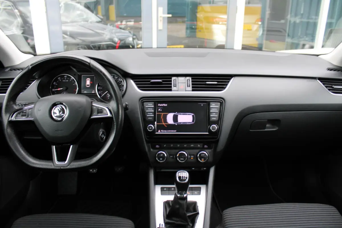 1.0 TSI Greentech Style Business|Navi|Carplay|Cruise|Stoel verw|Nieuwe distributie|Pano dak|Bi-Xenon|