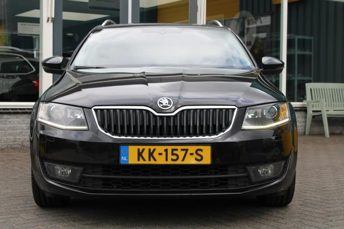1.0 TSI Greentech Style Business|Navi|Carplay|Cruise|Stoel verw|Nieuwe distributie|Pano dak|Bi-Xenon|