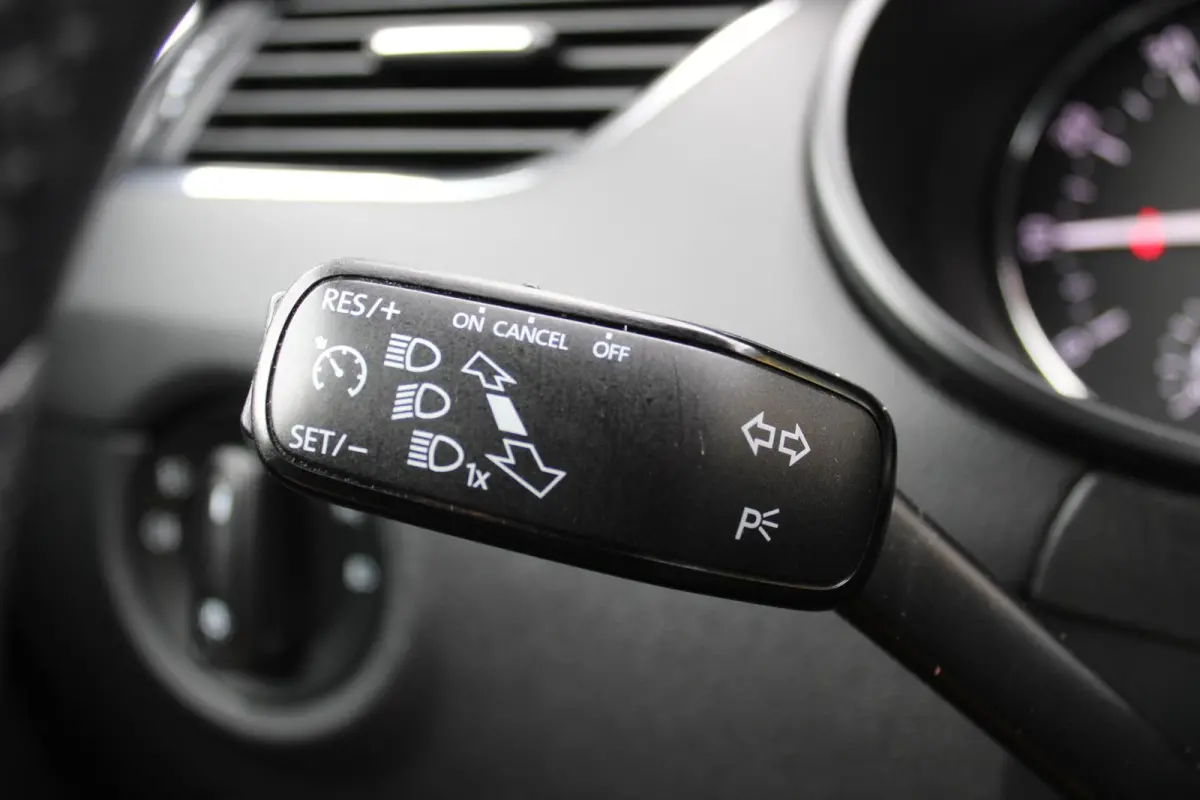 1.0 TSI Greentech Style Business|Navi|Carplay|Cruise|Stoel verw|Nieuwe distributie|Pano dak|Bi-Xenon|