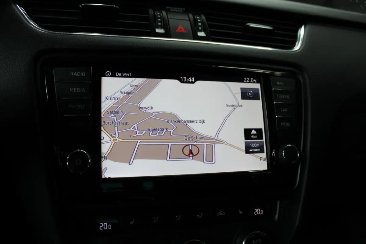 1.0 TSI Greentech Style Business|Navi|Carplay|Cruise|Stoel verw|Nieuwe distributie|Pano dak|Bi-Xenon|