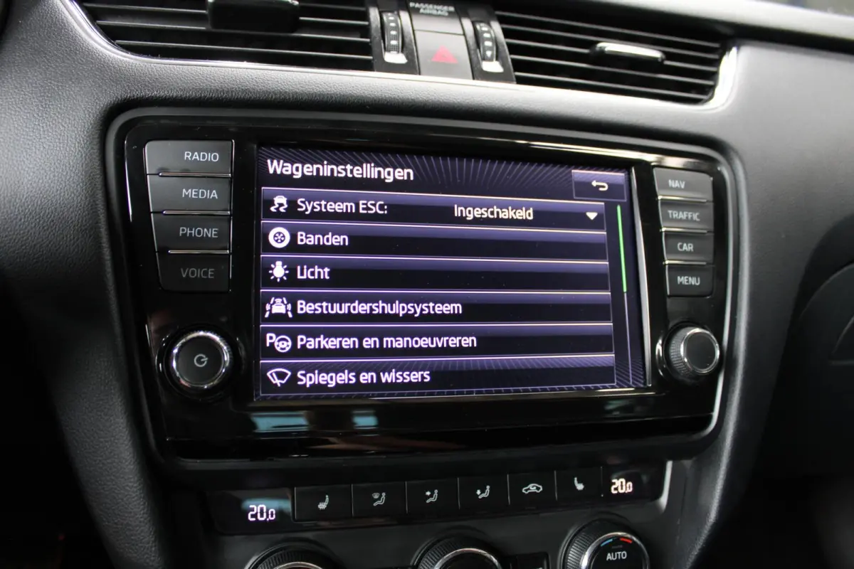 1.0 TSI Greentech Style Business|Navi|Carplay|Cruise|Stoel verw|Nieuwe distributie|Pano dak|Bi-Xenon|